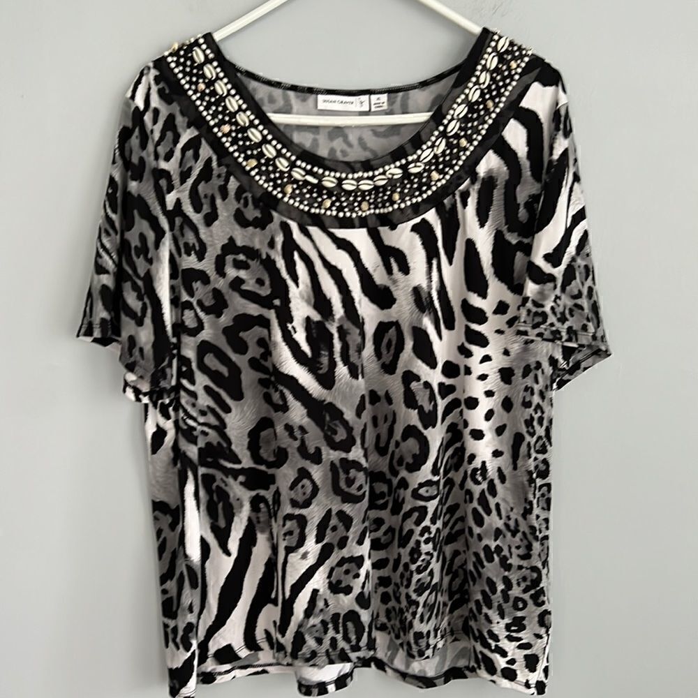 Susan Graver Women’s XL Animal leopard print w/ shells scoopneck blouse